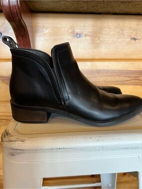 Dolce vita Black ankle boots Size 10 women’s